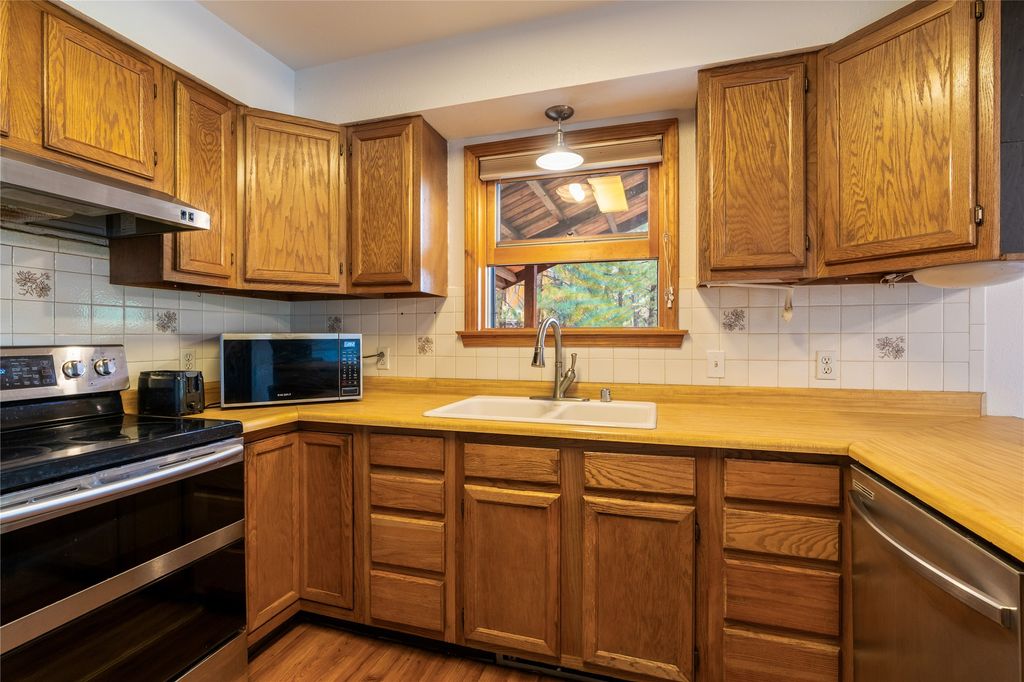 Image 9 of property listing at 504 Elk Trail, Jemez Springs, NM 87025