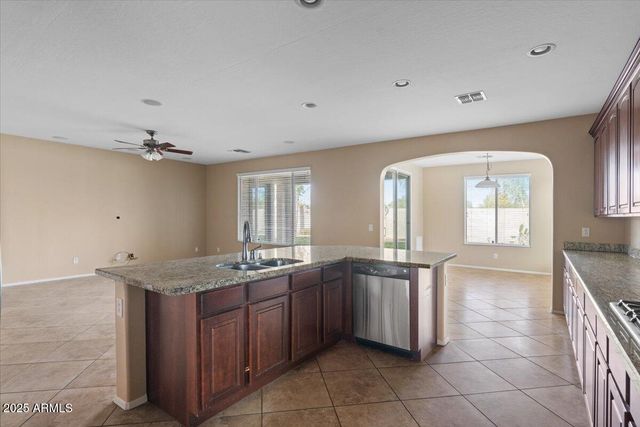 1680 E NIGHTINGALE Lane, Gilbert, AZ 85298