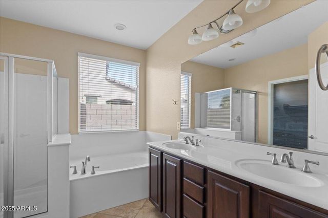 1680 E NIGHTINGALE Lane, Gilbert, AZ 85298