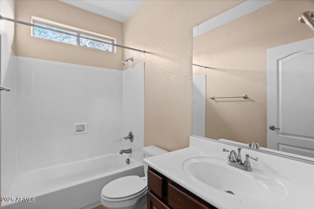 1680 E NIGHTINGALE Lane, Gilbert, AZ 85298