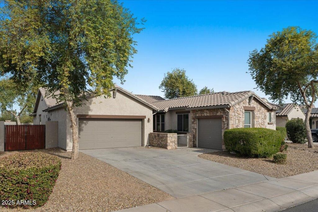 1680 E NIGHTINGALE Lane, Gilbert, AZ 85298