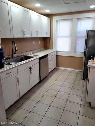 559 E Exchange Street, Akron, OH 44306