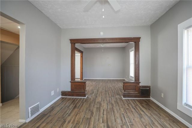 559 E Exchange Street, Akron, OH 44306
