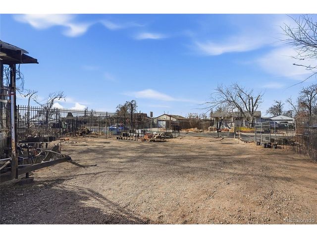 8010 Jasmine St, Dupont, CO 80024