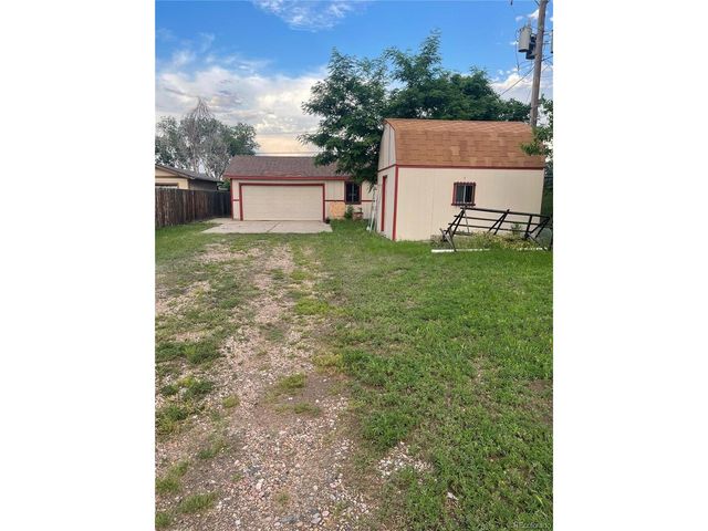 8010 Jasmine St, Dupont, CO 80024