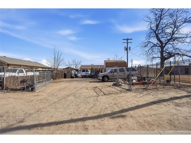 8010 Jasmine St, Dupont, CO 80024