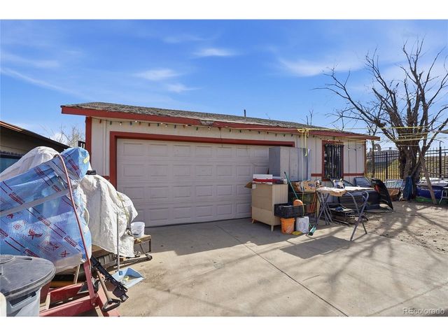 8010 Jasmine St, Dupont, CO 80024