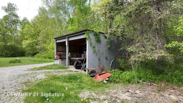 150 E Winegars Road, Gladwin, MI 48624