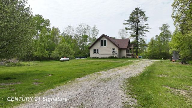 150 E Winegars Road, Gladwin, MI 48624