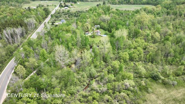 150 E Winegars Road, Gladwin, MI 48624