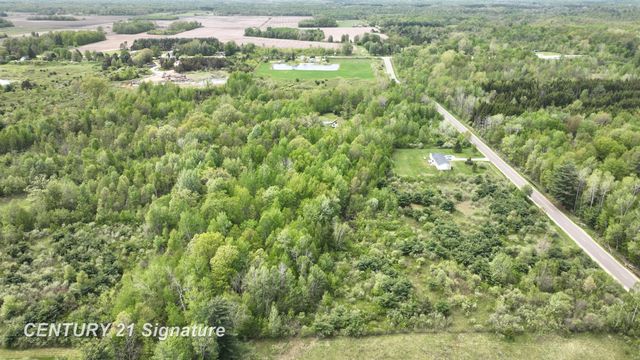 150 E Winegars Road, Gladwin, MI 48624
