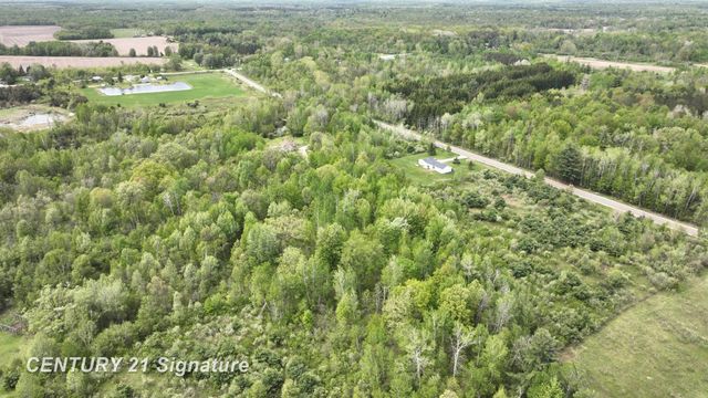 150 E Winegars Road, Gladwin, MI 48624