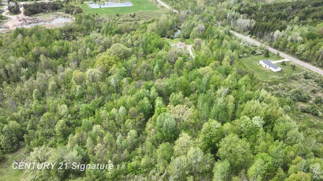 150 E Winegars Road, Gladwin, MI 48624