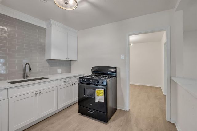 718 E Republic Avenue 1, Baytown, TX 77520