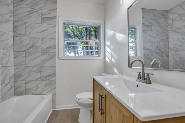 718 E Republic Avenue 1, Baytown, TX 77520