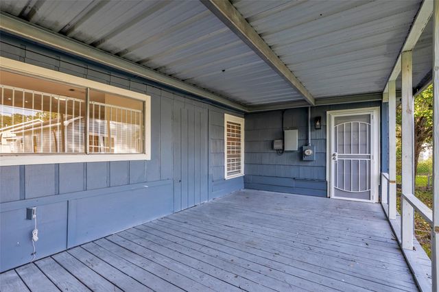 718 E Republic Avenue 1, Baytown, TX 77520