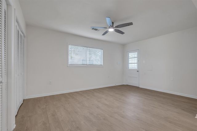718 E Republic Avenue 1, Baytown, TX 77520