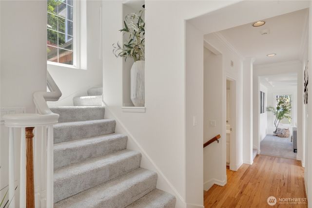 8762 Paisley Drive NE, Seattle, WA 98115