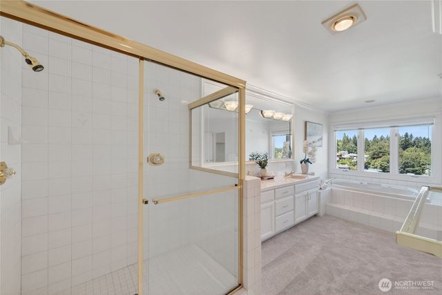 8762 Paisley Drive NE, Seattle, WA 98115