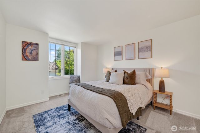 8762 Paisley Drive NE, Seattle, WA 98115