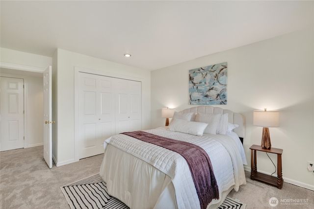 8762 Paisley Drive NE, Seattle, WA 98115