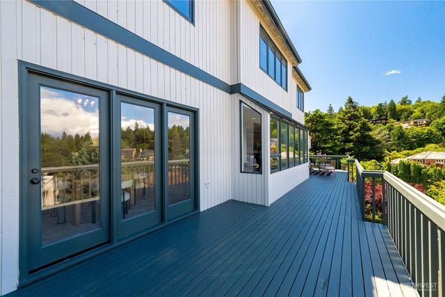 8762 Paisley Drive NE, Seattle, WA 98115
