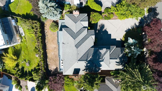8762 Paisley Drive NE, Seattle, WA 98115