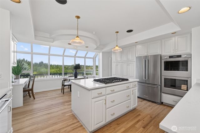 8762 Paisley Drive NE, Seattle, WA 98115
