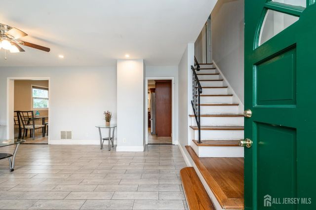 311 Oak Parkway, Dunellen, NJ 08812