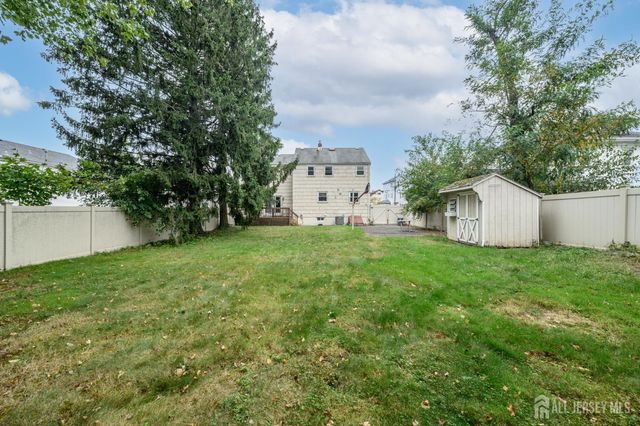311 Oak Parkway, Dunellen, NJ 08812