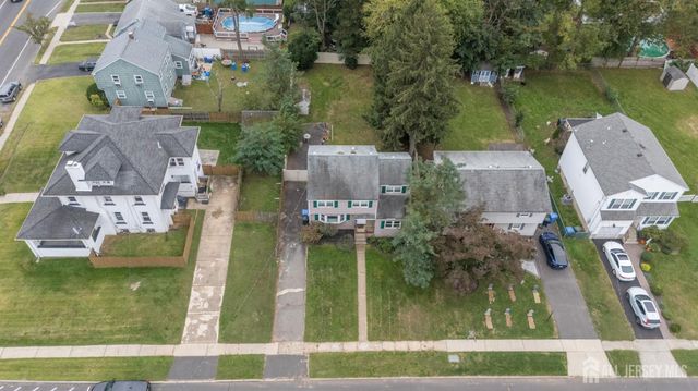 311 Oak Parkway, Dunellen, NJ 08812