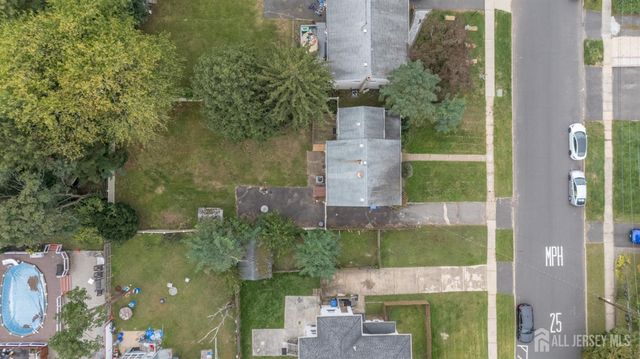 311 Oak Parkway, Dunellen, NJ 08812