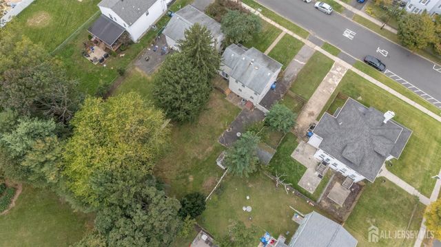 311 Oak Parkway, Dunellen, NJ 08812