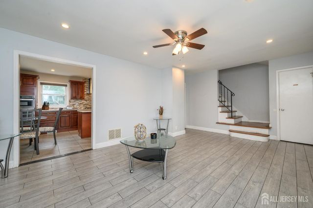 311 Oak Parkway, Dunellen, NJ 08812