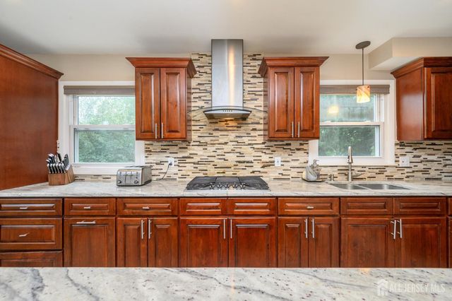 311 Oak Parkway, Dunellen, NJ 08812