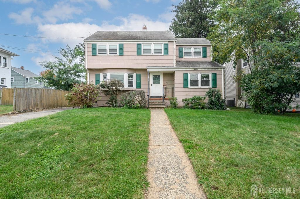 311 Oak Parkway, Dunellen, NJ 08812