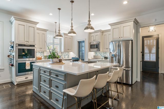 1046 FAIRFIELD LANE, Birmingham, AL 35242