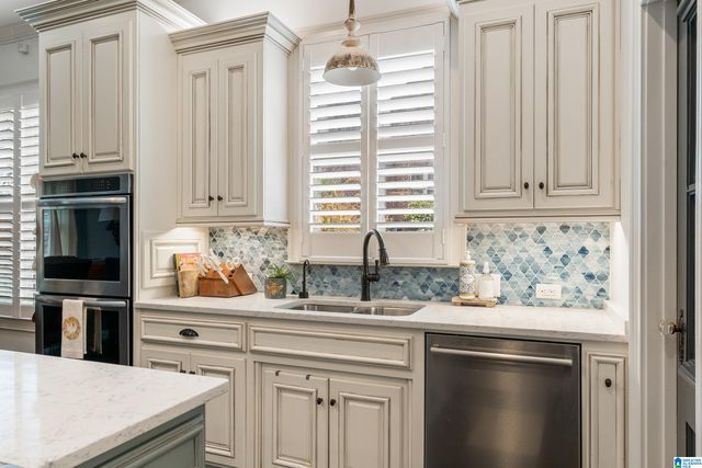 1046 FAIRFIELD LANE, Birmingham, AL 35242