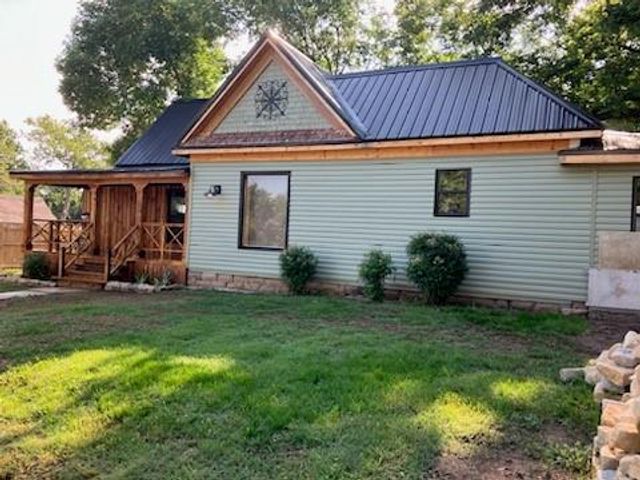 401 E Tahlequah Street, Sulphur, OK 73086