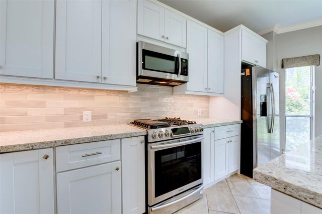 34 Waugh Drive D, Houston, TX 77007