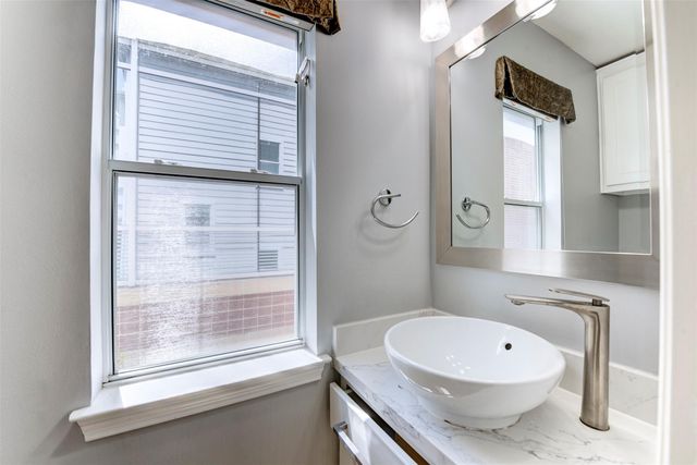 34 Waugh Drive D, Houston, TX 77007