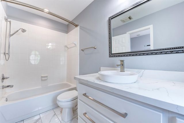 34 Waugh Drive D, Houston, TX 77007