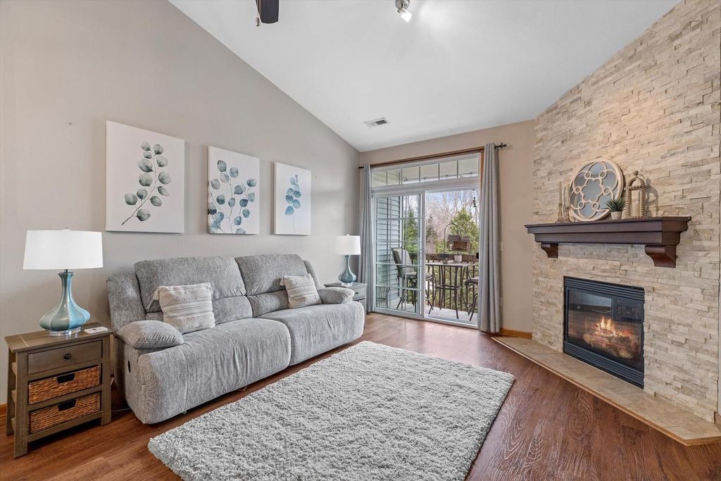752 Bridlewood DRIVE #2202 D, Hartford, WI 53027