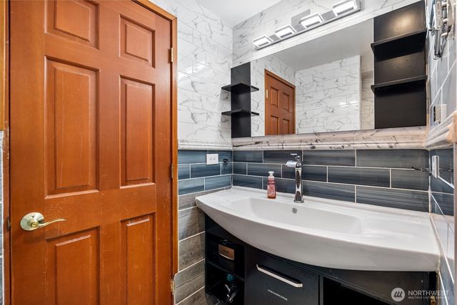 4821 S Brandon Street, Seattle, WA 98118