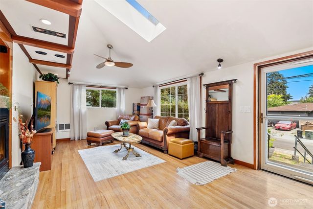 4821 S Brandon Street, Seattle, WA 98118
