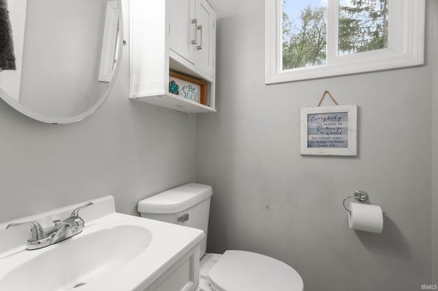 56556 Greenlawn Avenue, Osceola, IN 46561