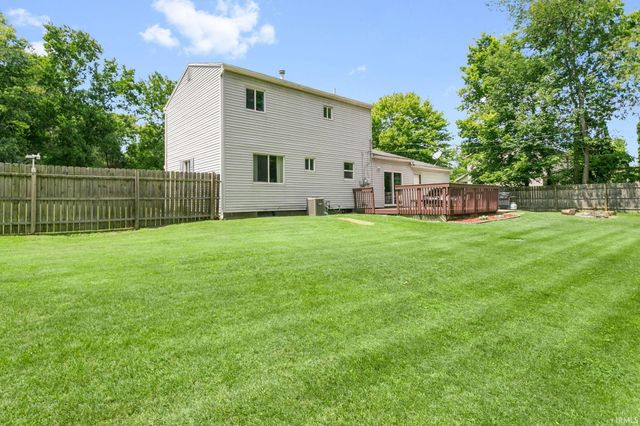 56556 Greenlawn Avenue, Osceola, IN 46561