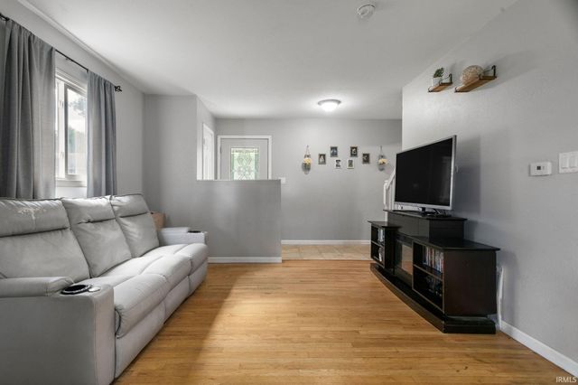 56556 Greenlawn Avenue, Osceola, IN 46561