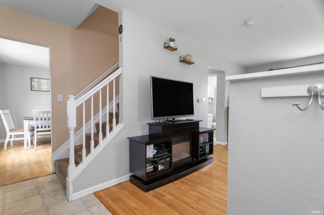 56556 Greenlawn Avenue, Osceola, IN 46561