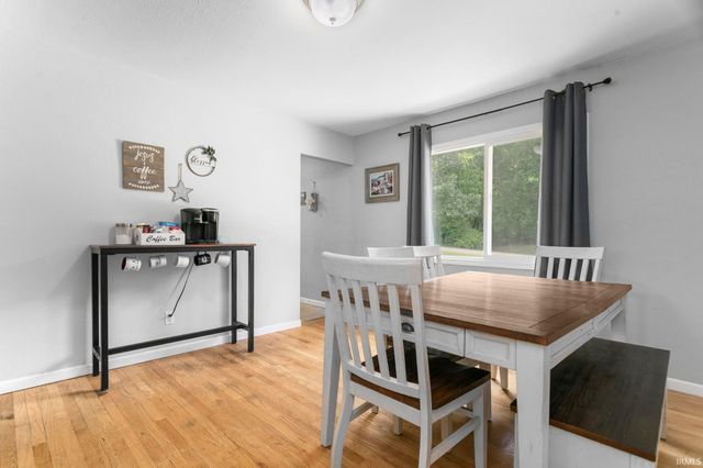 56556 Greenlawn Avenue, Osceola, IN 46561